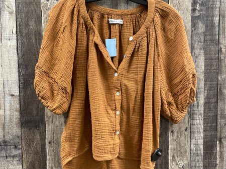 Top Short Sleeve By Red Haute In Tan, Size: Xs Hot on Sale