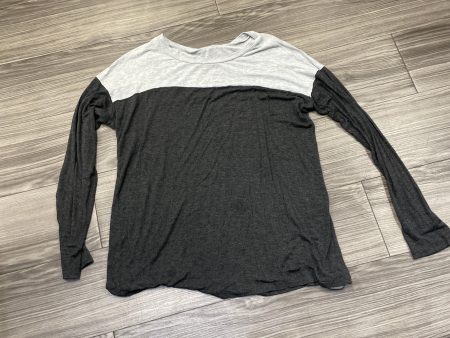 Top Long Sleeve By Zenana Outfitters In Grey, Size: L For Cheap