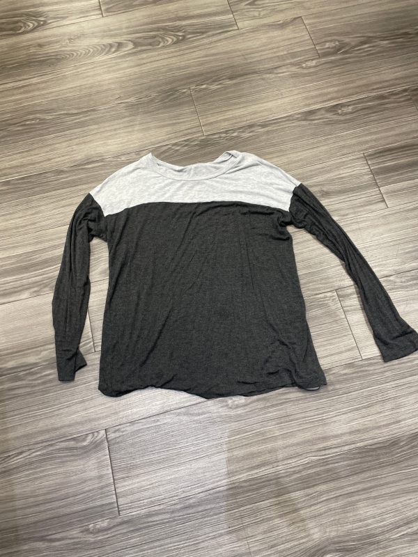 Top Long Sleeve By Zenana Outfitters In Grey, Size: L For Cheap