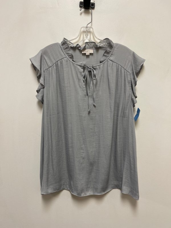 Top Short Sleeve By Loft In Grey, Size: L For Cheap