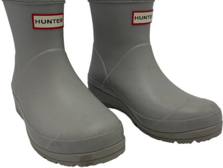 Boots Designer By Hunter In Grey, Size: 5 For Cheap