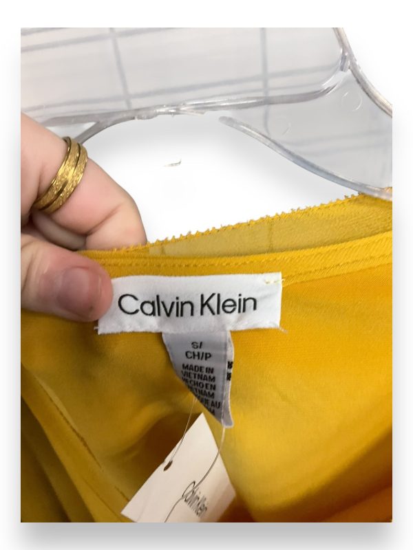 Top Short Sleeve By Calvin Klein In Gold, Size: S Cheap