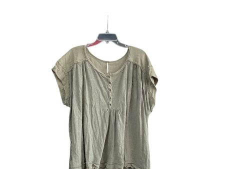 Top Short Sleeve By Free People In Green, Size: M Cheap